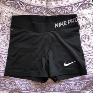 black nike pro athletic shorts